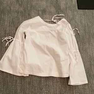 White long sleeve puffy shirt